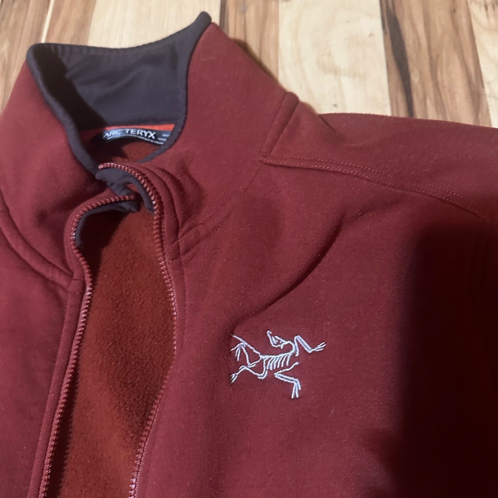 Men’s Arc'teryx Burgundy Jacket